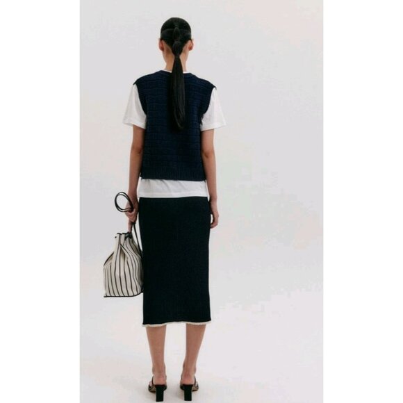 EENK Straight Knit Skirt Navy. WS363 - Picture 4 of 4